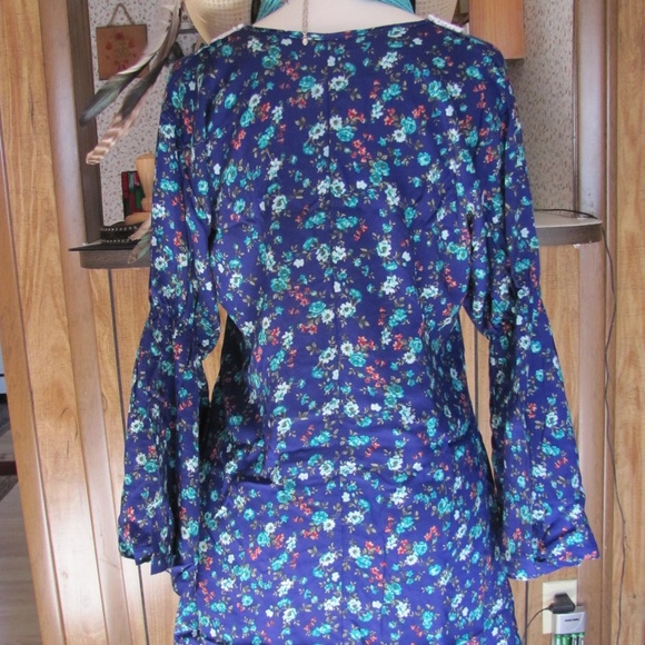 Rodeo Fox Navy Floral Bell-Sleeved Tunic  Brand Ne - Picture 6 of 8